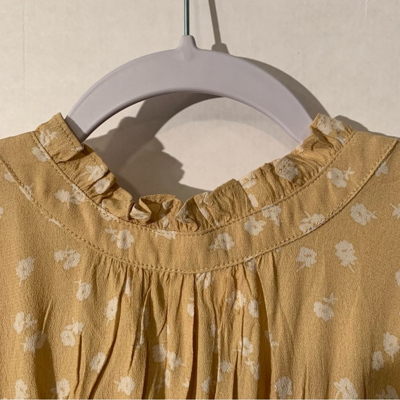 New Everleigh Butter Yellow Floral Wavy Sleeve Blouse M - Picture 8 of 13
